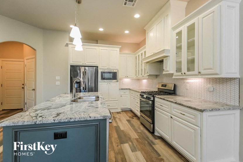 13904 Hutchinson Pl 3 Beds House for Rent - Photo Gallery 6