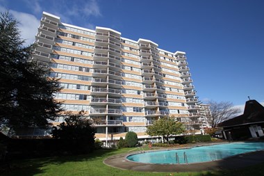 440 Simcoe Street 1-2 Beds Apartment for Rent