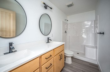 Black Diamond Apartment Homes