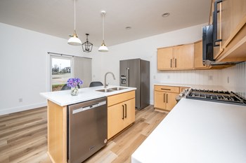 Black Diamond Apartment Homes