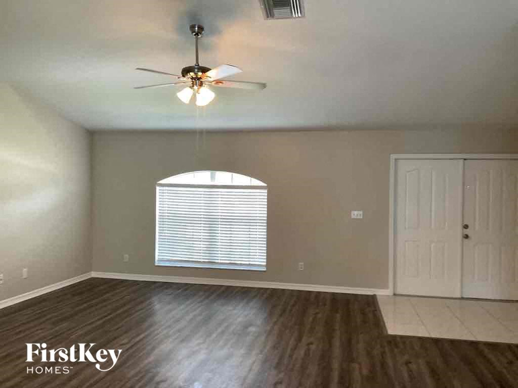 2709 SW 4th Avenue 3 Beds House for Rent - Photo Gallery 3