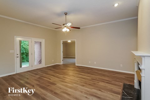 339 Bayhill Drive Studio House for Rent - Photo Gallery 3