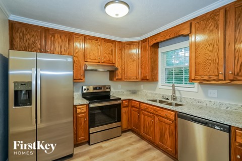 339 Bayhill Drive Studio House for Rent - Photo Gallery 5