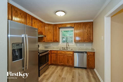 339 Bayhill Drive Studio House for Rent - Photo Gallery 6