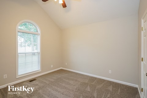 339 Bayhill Drive Studio House for Rent - Photo Gallery 10
