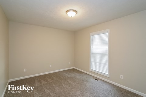 339 Bayhill Drive Studio House for Rent - Photo Gallery 12