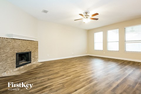 401 Deer Lake Drive 5 Beds Apartment for Rent