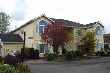 3951 Arrowhead A-D 2-3 Beds Apartment for Rent