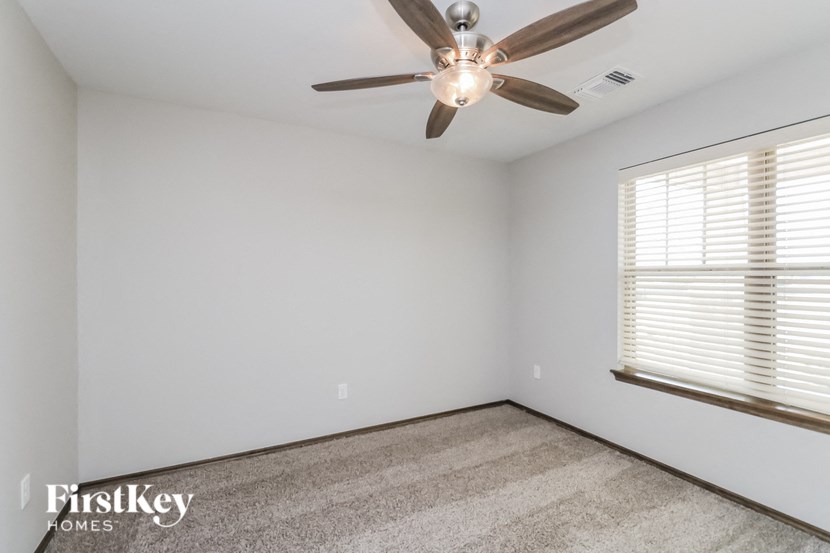 15904 Tall Grass Drive 4 Beds House for Rent - Photo Gallery 11