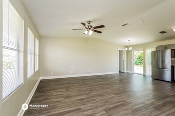 1729 N E 20TH TER 3 Beds House for Rent - Photo Gallery 3