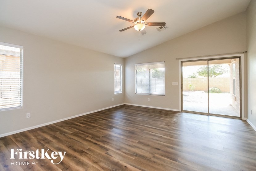 1417 E JEANNE Lane Studio House for Rent - Photo Gallery 2