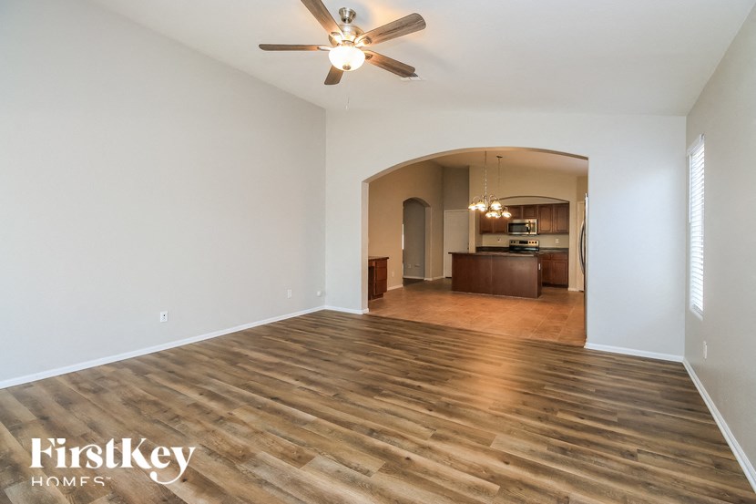 1417 E JEANNE Lane Studio House for Rent - Photo Gallery 3