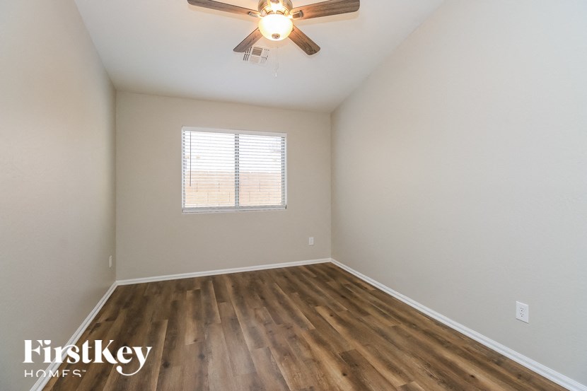 1417 E JEANNE Lane Studio House for Rent - Photo Gallery 7