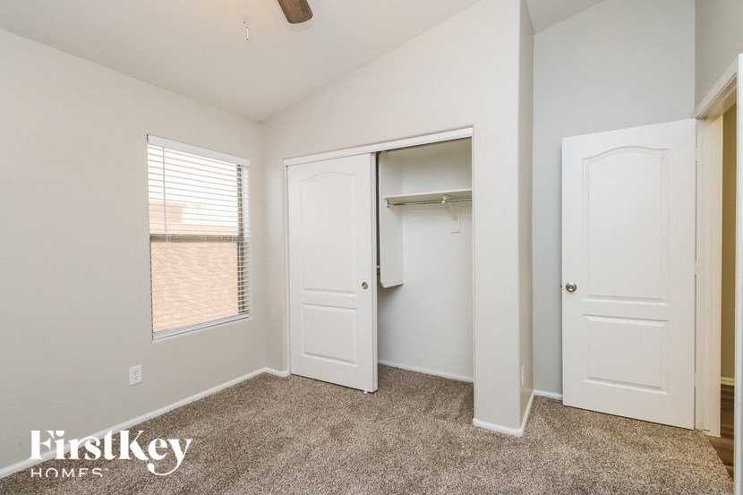 1417 E JEANNE Lane Studio House for Rent - Photo Gallery 12