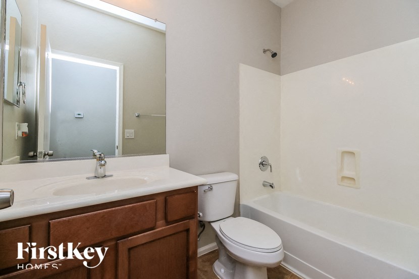 1417 E JEANNE Lane Studio House for Rent - Photo Gallery 13