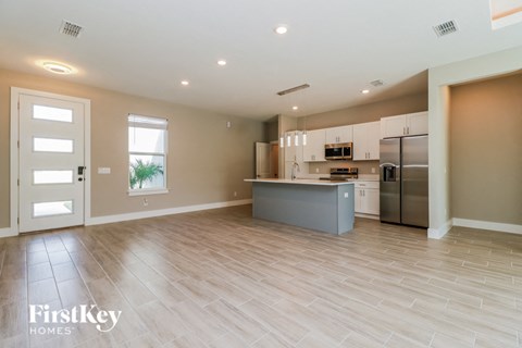 258 BIG SIOUX DRIVE 4 Beds Apartment for Rent
