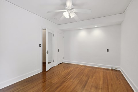 215 W Minnehaha Parkway 2 Beds Apartment for Rent