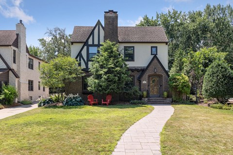 215 W Minnehaha Parkway 2 Beds Apartment for Rent