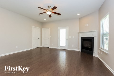 908 Carnation Drive 3 Beds Apartment for Rent