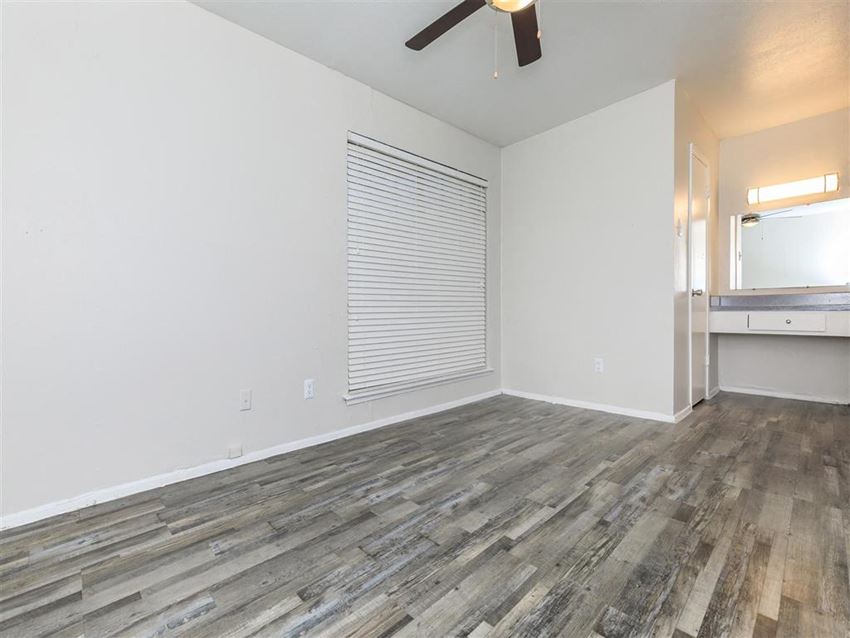 Ventana At Valwood Apartments, 14221 Heritage Cir, Farmers Branch, TX