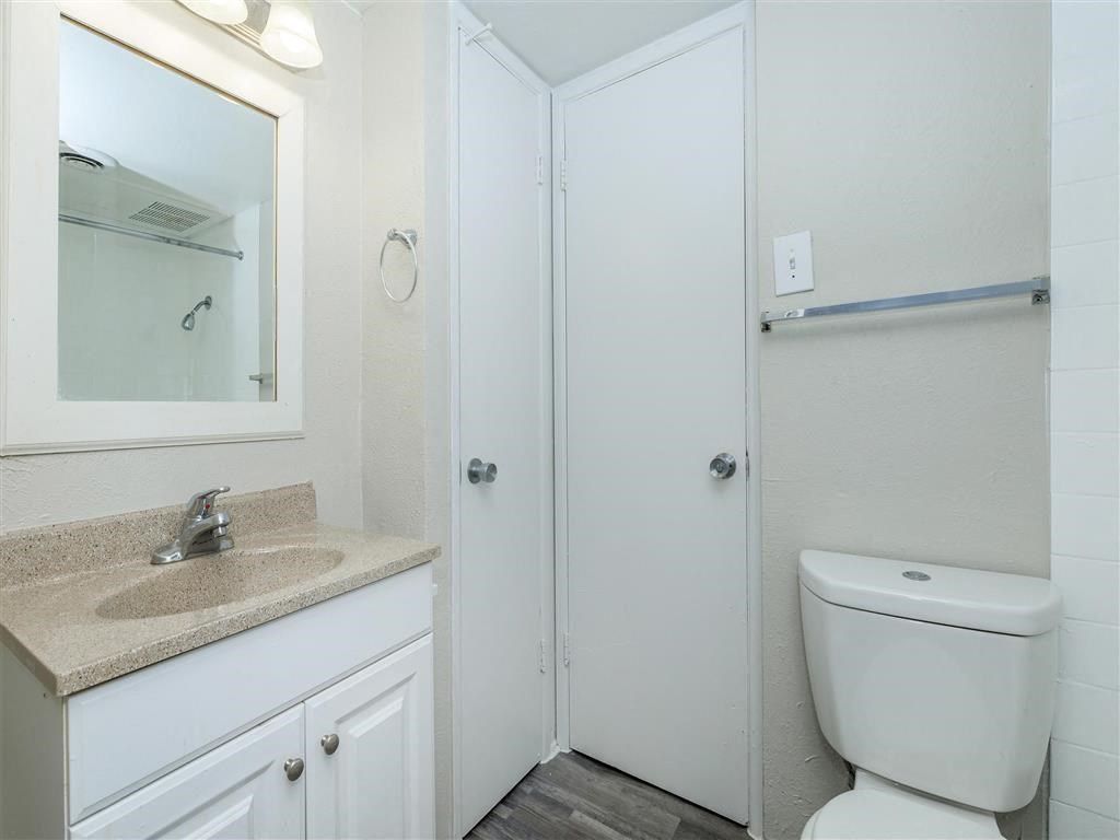 Ventana At Valwood Apartments, 14221 Heritage Cir, Farmers Branch, TX