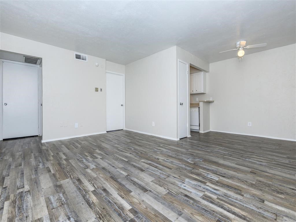 Ventana At Valwood Apartments, 14221 Heritage Cir, Farmers Branch, TX