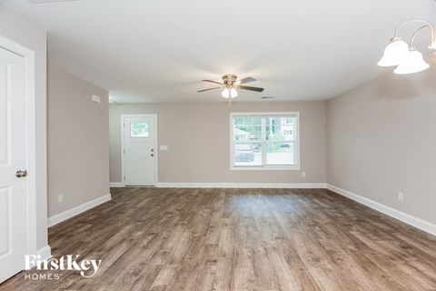 606 N Scruggs Street 3 Beds Apartment for Rent