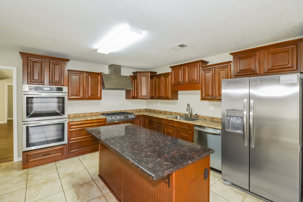 8827 Dewberry Lane 5 Beds House for Rent - Photo Gallery 8