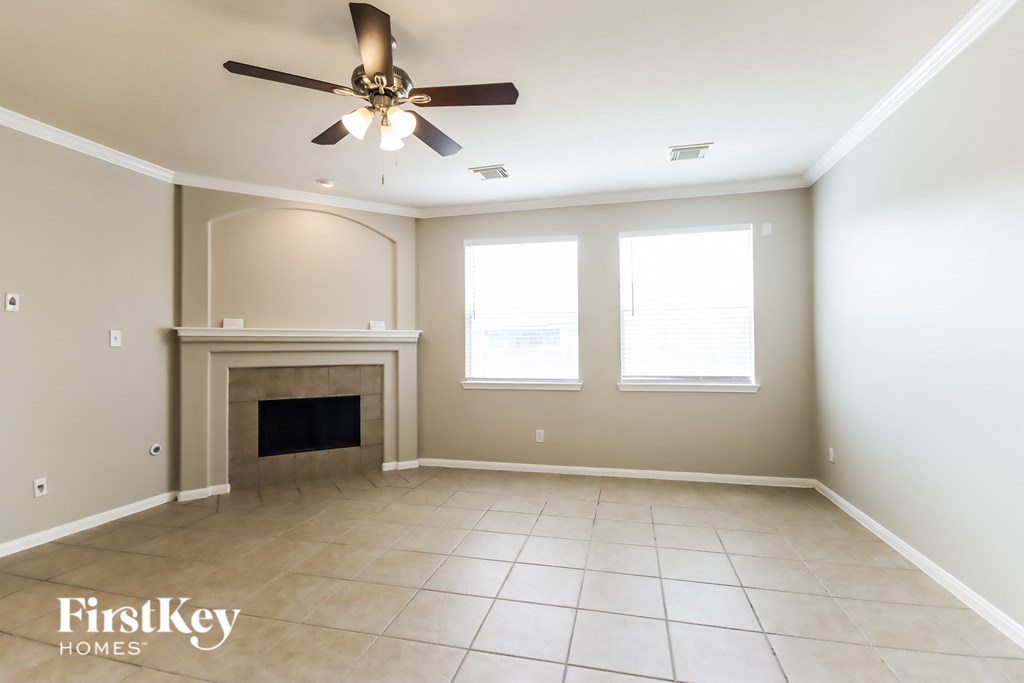 1002 Alp Springs Court 4 Beds House for Rent - Photo Gallery 4