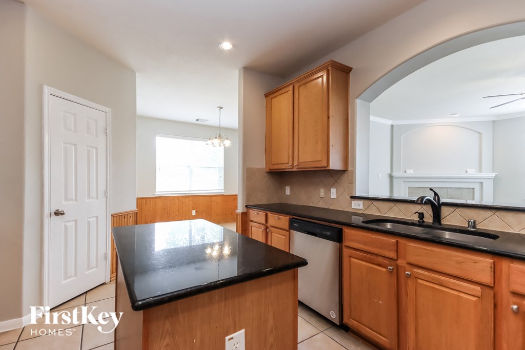 1002 Alp Springs Court 4 Beds House for Rent - Photo Gallery 7