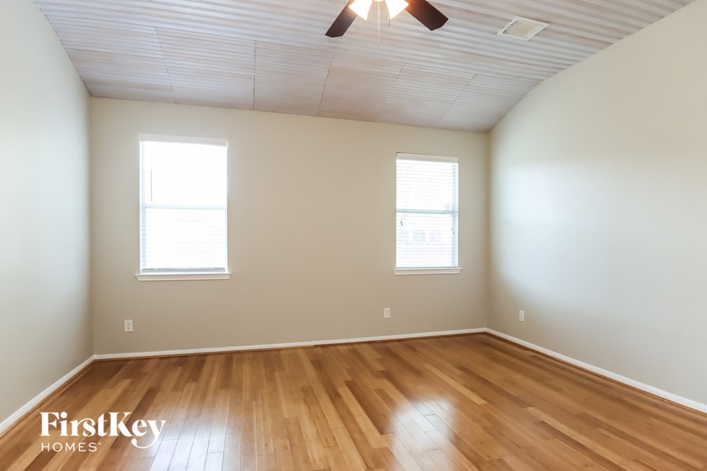 1002 Alp Springs Court 4 Beds House for Rent - Photo Gallery 8