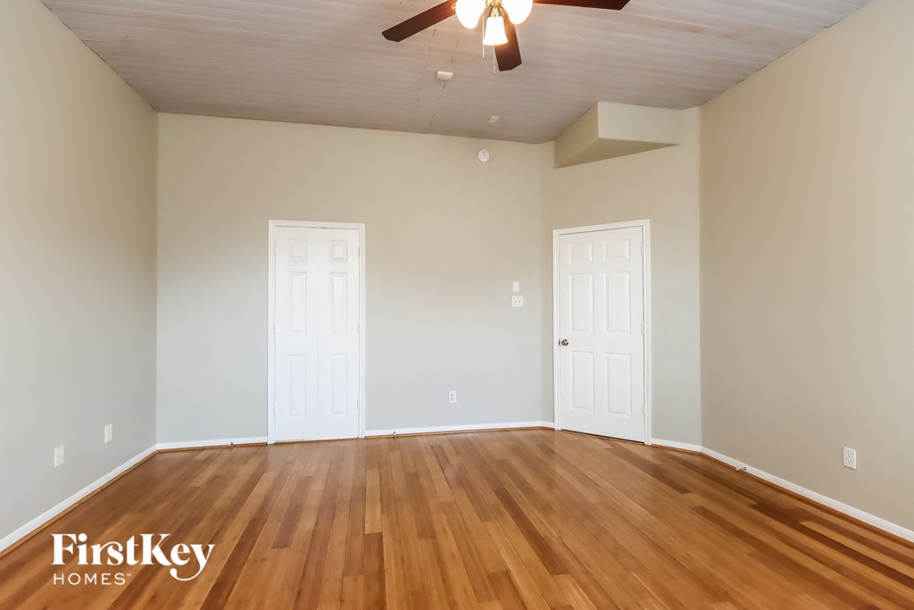 1002 Alp Springs Court 4 Beds House for Rent - Photo Gallery 9