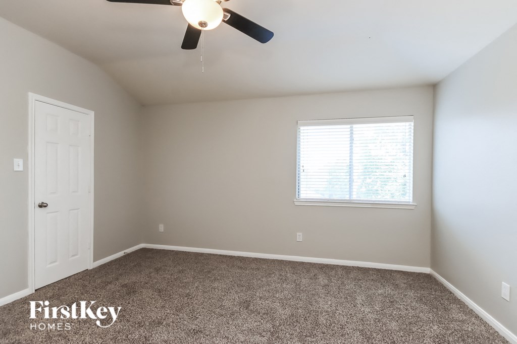 1002 Alp Springs Court 4 Beds House for Rent - Photo Gallery 11