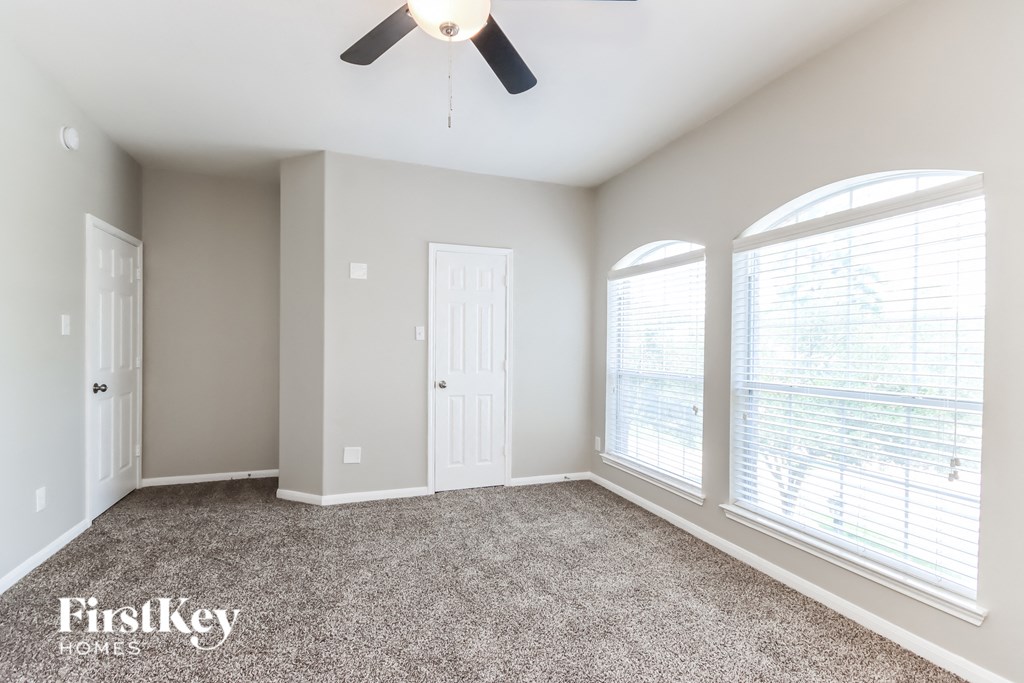 1002 Alp Springs Court 4 Beds House for Rent - Photo Gallery 12