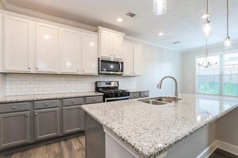 4515 Big Rock Ridge Trail SW 4 Beds Apartment for Rent