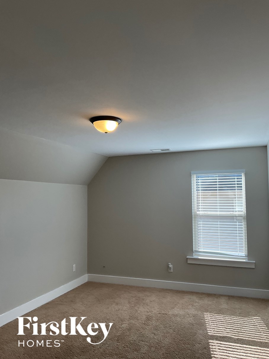 6366 COVE LANE 4 Beds House for Rent - Photo Gallery 5