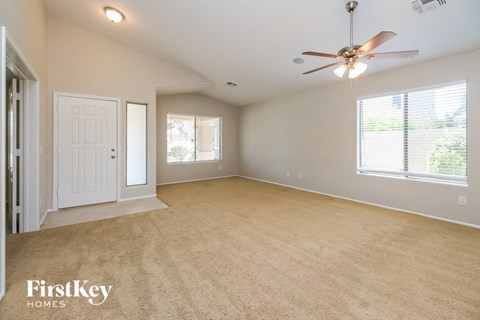 98 E Clairidge Drive 3 Beds Apartment for Rent
