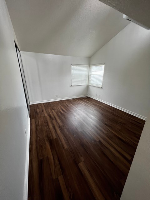 235 & 235 1/2 6Th Street 3 Beds Apartment for Rent