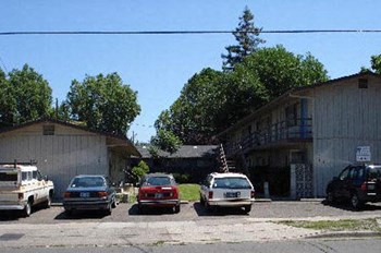 T-113-C 113 Tripp St. #C Studio House for Rent - Photo Gallery 5