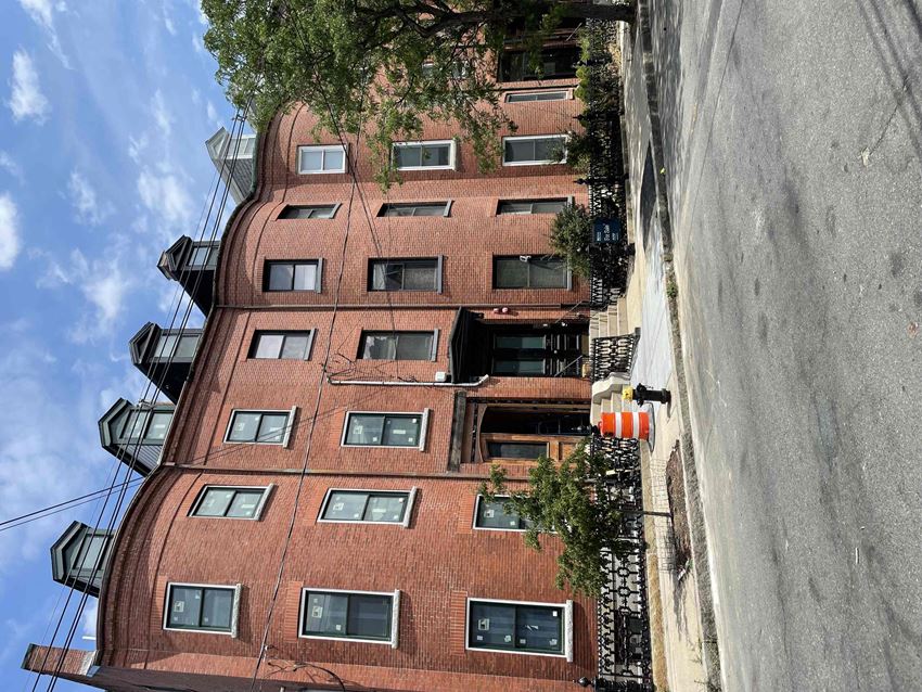 5 Drake Place 3 Beds Apartment for Rent - Photo Gallery 1