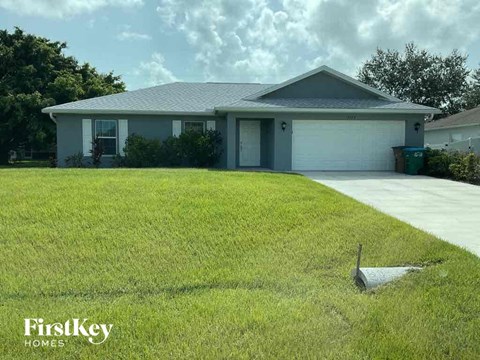 1113 NW 1St Avenue 3 Beds Apartment for Rent