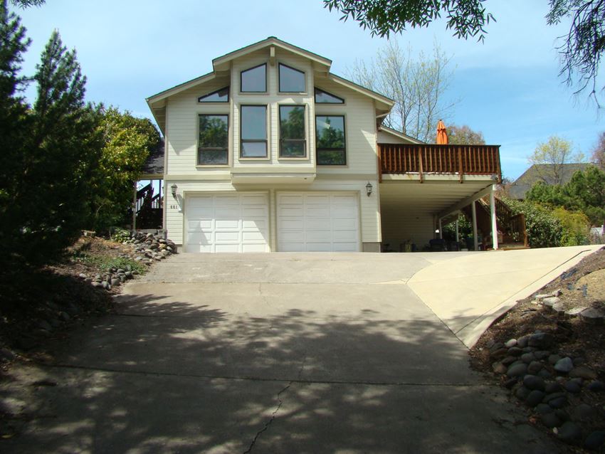 661 Spring Creek 3 Beds House for Rent - Photo Gallery 1