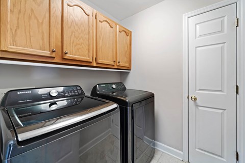 223 River Bend Road Studio House for Rent - Photo Gallery 4