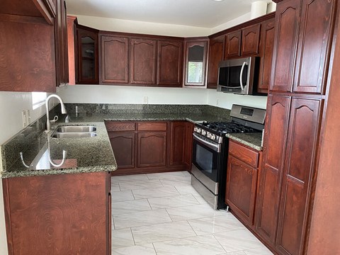 7325 Cypress Ave 3 Beds Apartment for Rent
