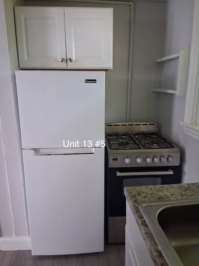 1BR 1 BA Apt 674- Stuyvesant Avenue (672 Unit 3) Apartments