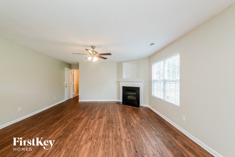 7035 Hill N Dale Drive 3 Beds Apartment for Rent