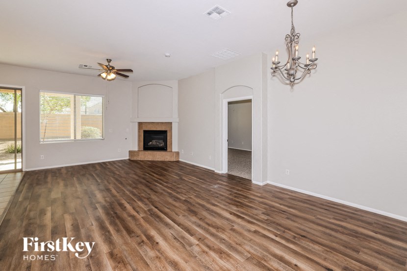 1809 S 123RD Drive 4 Beds House for Rent - Photo Gallery 2