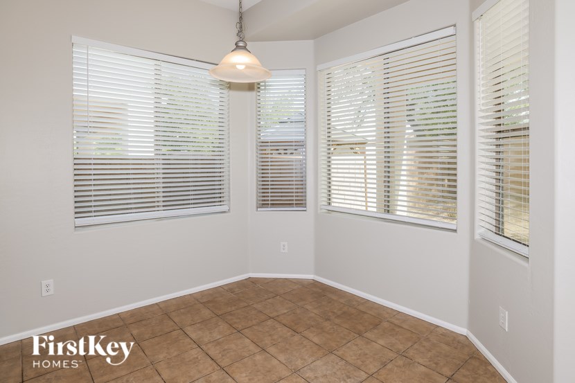 1809 S 123RD Drive 4 Beds House for Rent - Photo Gallery 7