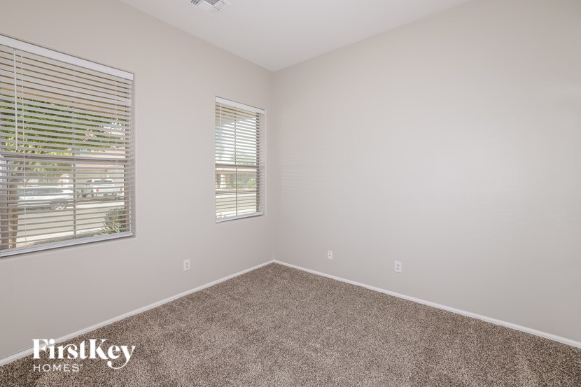 1809 S 123RD Drive 4 Beds House for Rent - Photo Gallery 16