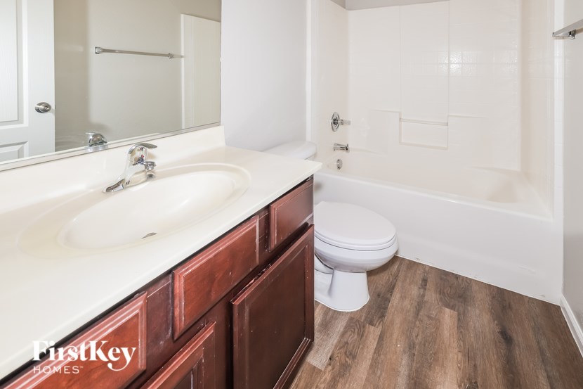 1809 S 123RD Drive 4 Beds House for Rent - Photo Gallery 17